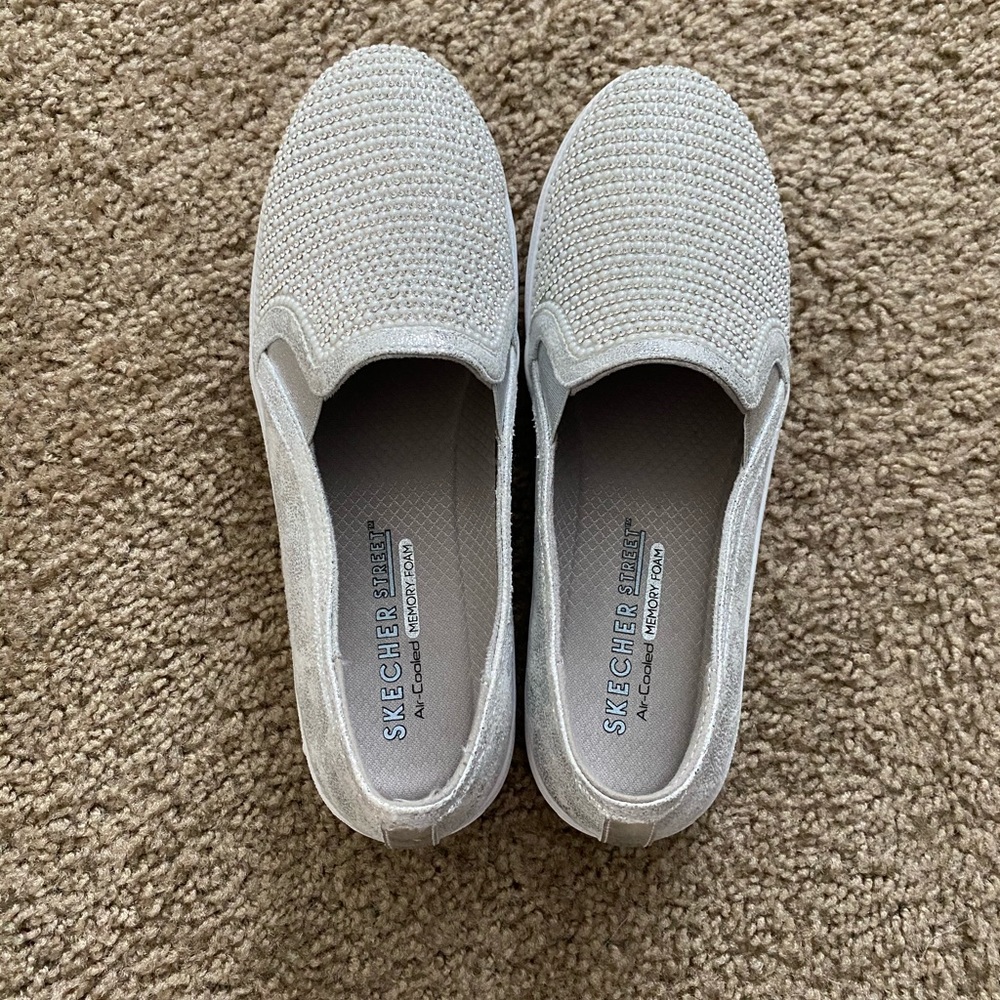 sketchers slip on, size 7 nwot